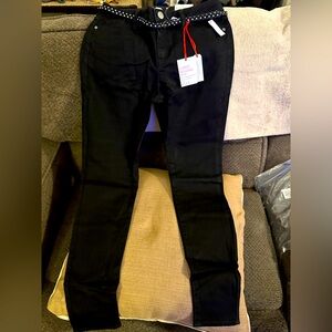ELLE curvy jegging jeans. Size 10 NWT
